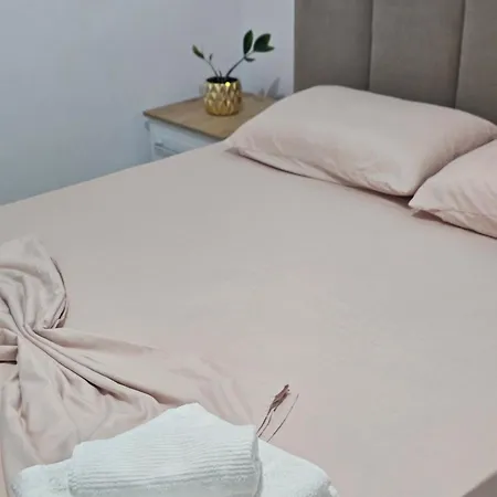 Main Bulevard 5 アパート *