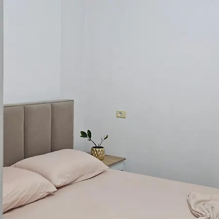 Main Bulevard 5 Tirana