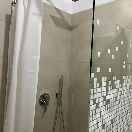 Main Bulevard 5 Apartmán Tirana
