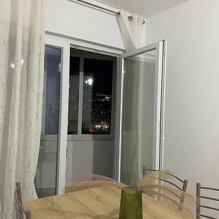Main Bulevard 5 Apartment