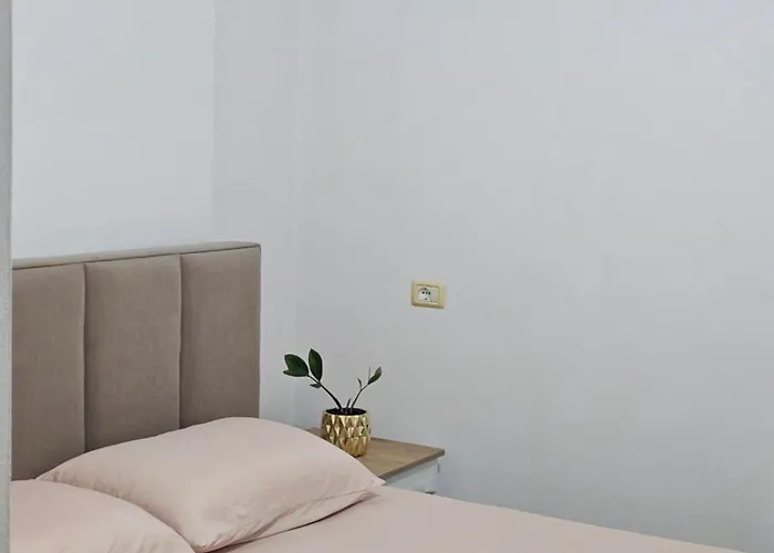 Main Bulevard 5 Tirana