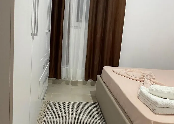 Main Bulevard 5 * Tirana